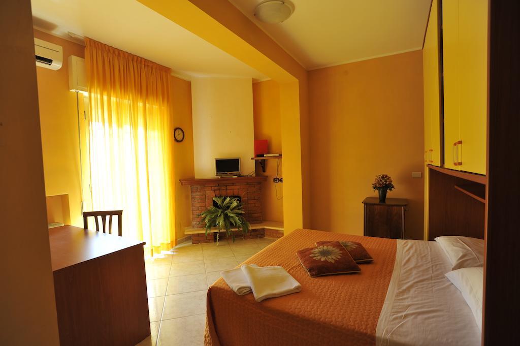 Hotel La Praia Цамброне Номер фото
